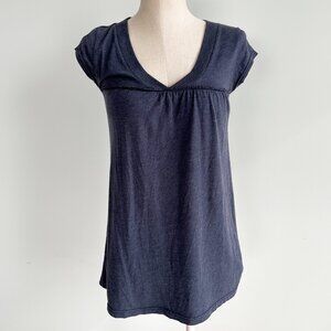 Aritzia TNA Long T-Shirt Womens Size XXS V-Neck Short Sleeve Top